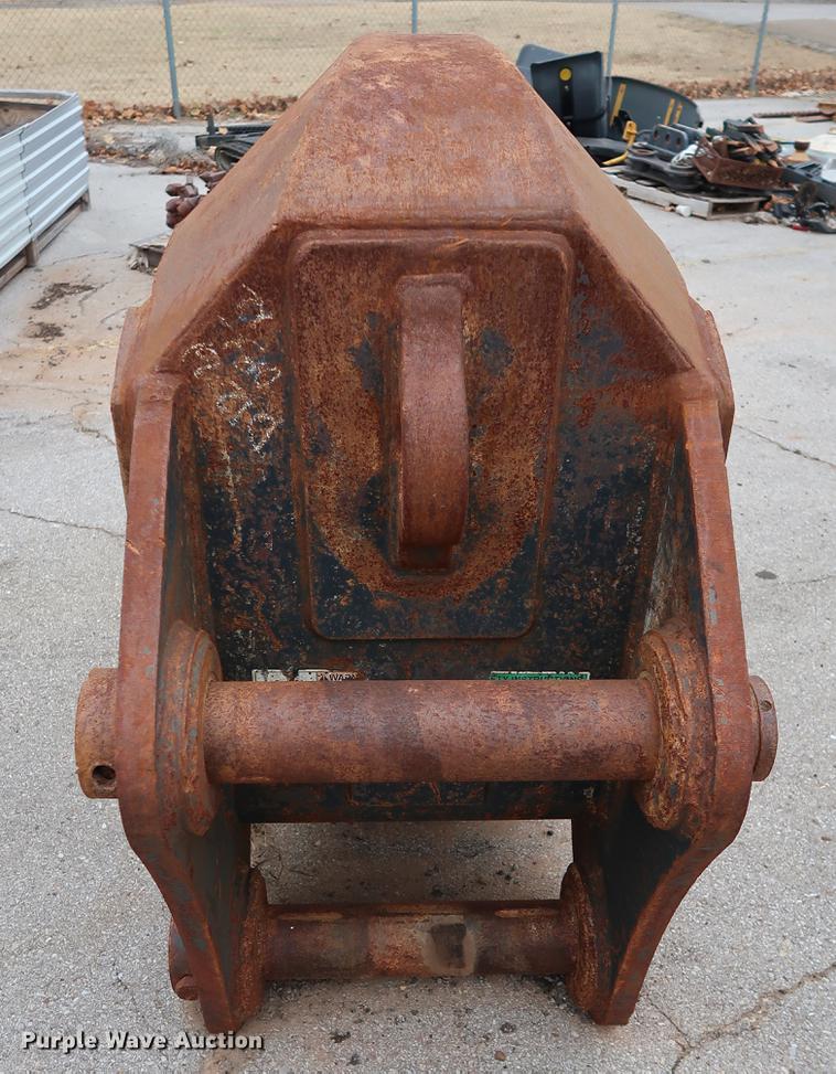 image for item FE9555 Hensley 30"W v-bottom excavator bucket