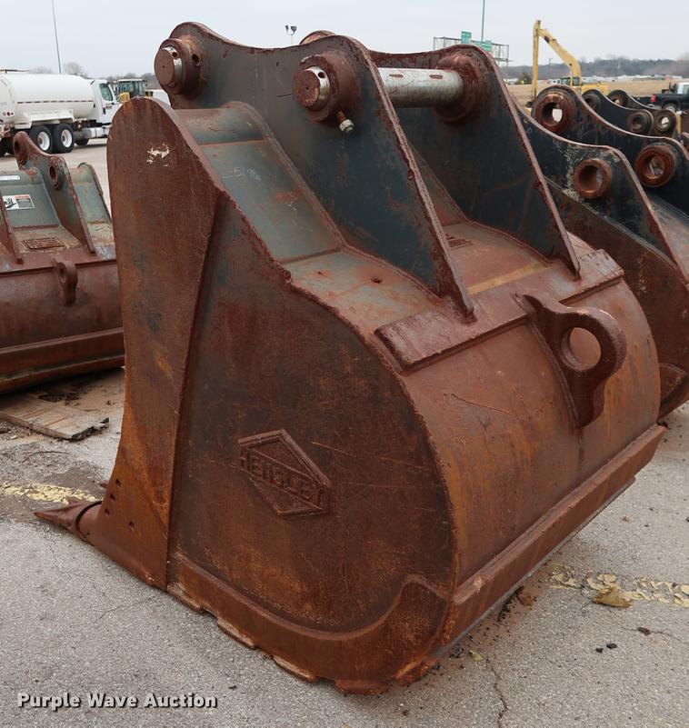image for item FE9557 Hensley 48"W excavator bucket