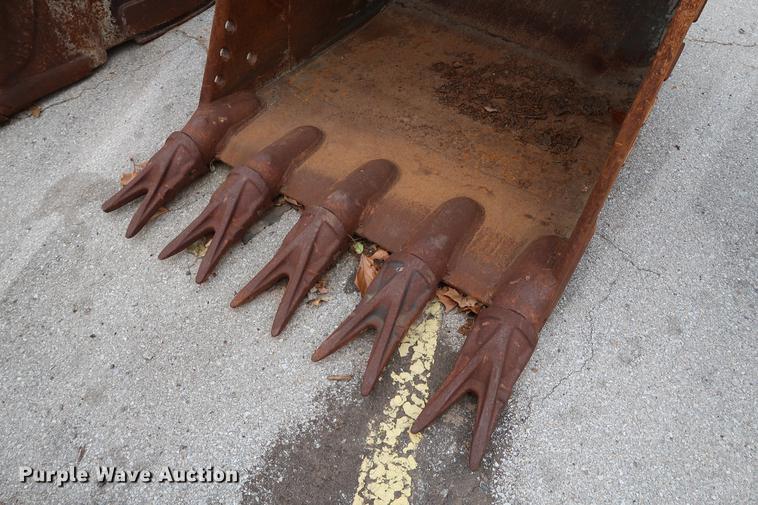 image for item FE9557 Hensley 48"W excavator bucket