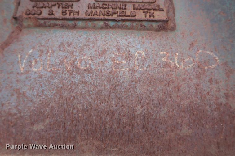 image for item FE9557 Hensley 48"W excavator bucket