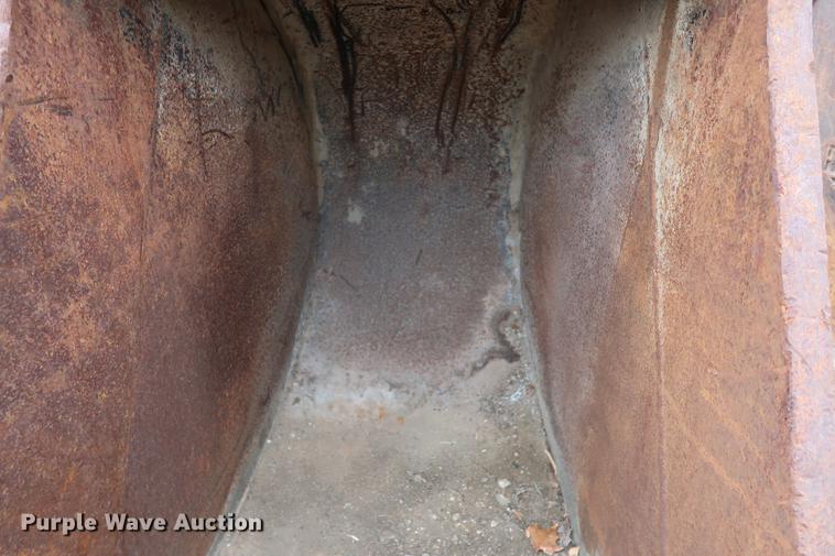 image for item FE9558 Romco 30"W excavator bucket