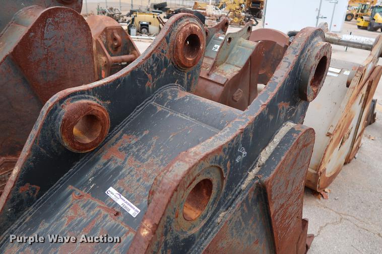 image for item FE9558 Romco 30"W excavator bucket