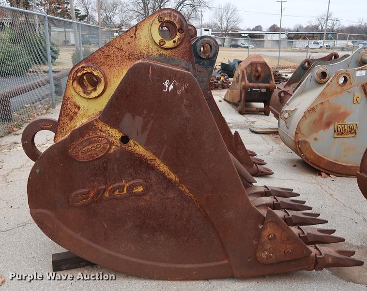 image for item FE9559 Esco 42"W excavator bucket