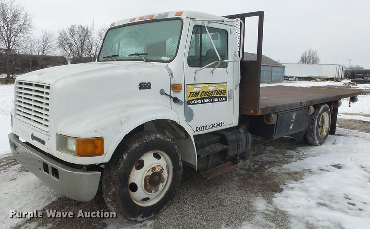 image for item FI9320 1996 International 4700 flatbed truck