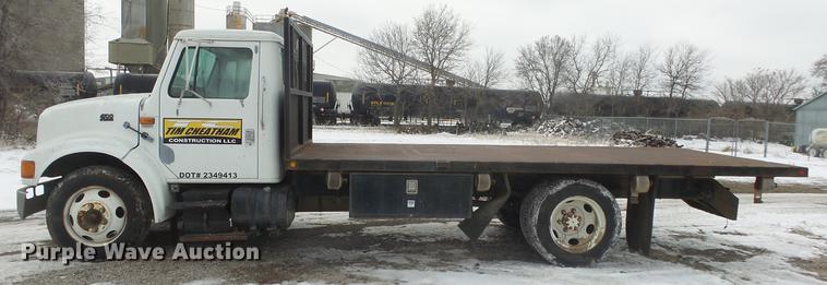 image for item FI9320 1996 International 4700 flatbed truck