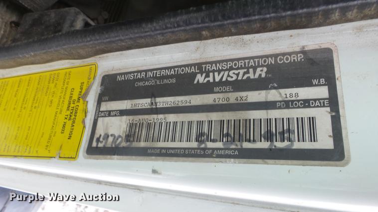 image for item FI9320 1996 International 4700 flatbed truck