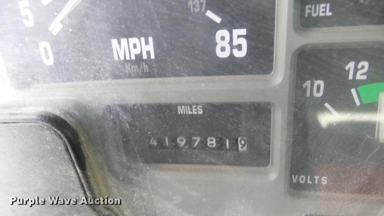 image for item FI9320 1996 International 4700 flatbed truck