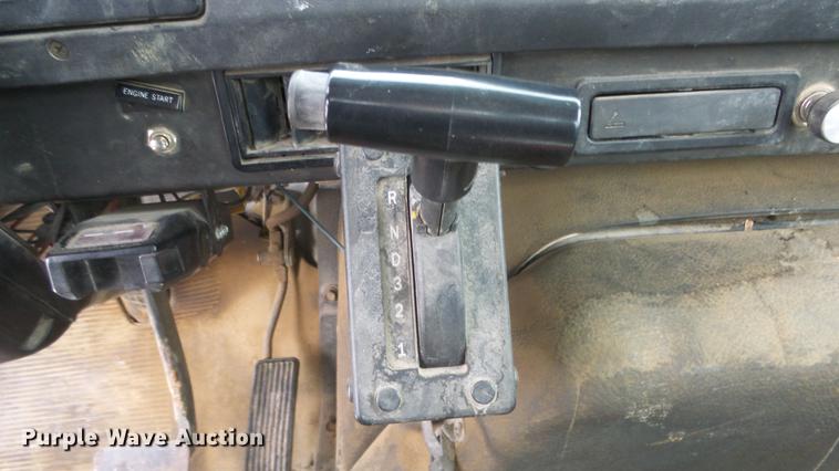 image for item FI9320 1996 International 4700 flatbed truck