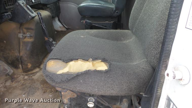 image for item FI9320 1996 International 4700 flatbed truck