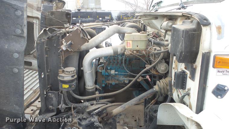 image for item FI9320 1996 International 4700 flatbed truck