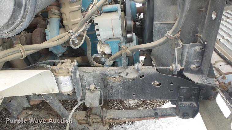 image for item FI9320 1996 International 4700 flatbed truck