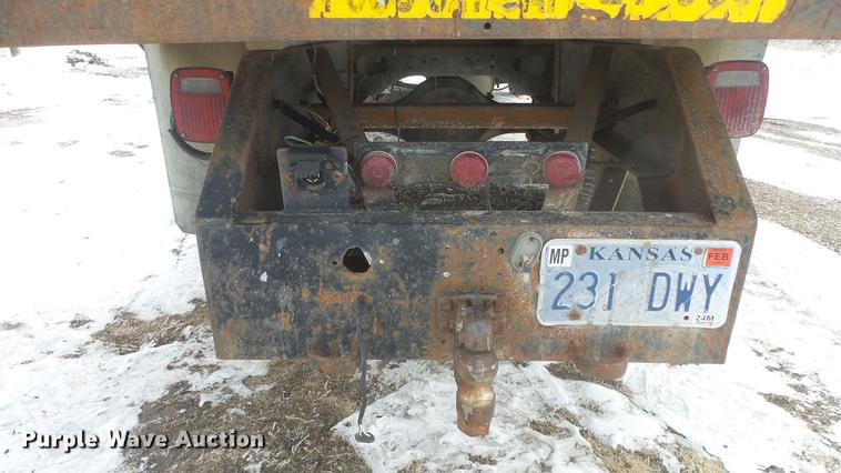 image for item FI9320 1996 International 4700 flatbed truck