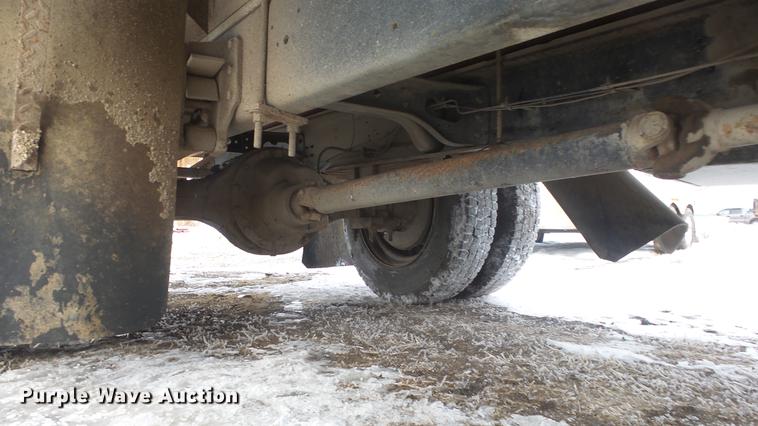 image for item FI9320 1996 International 4700 flatbed truck