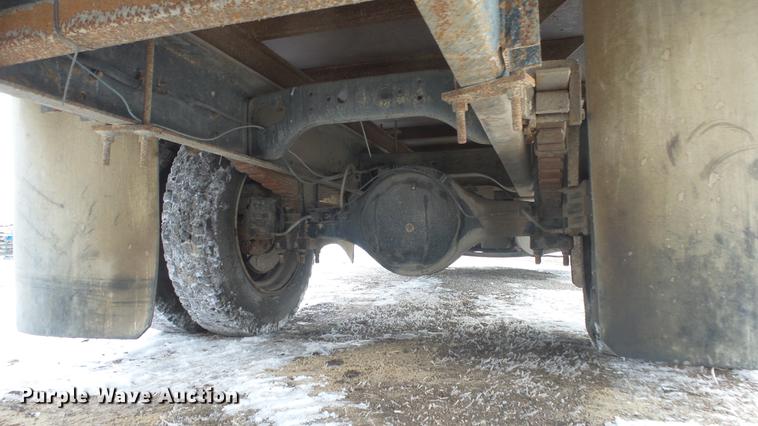 image for item FI9320 1996 International 4700 flatbed truck