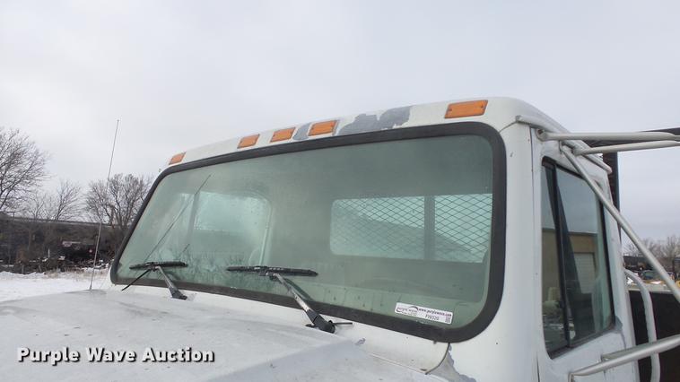 image for item FI9320 1996 International 4700 flatbed truck