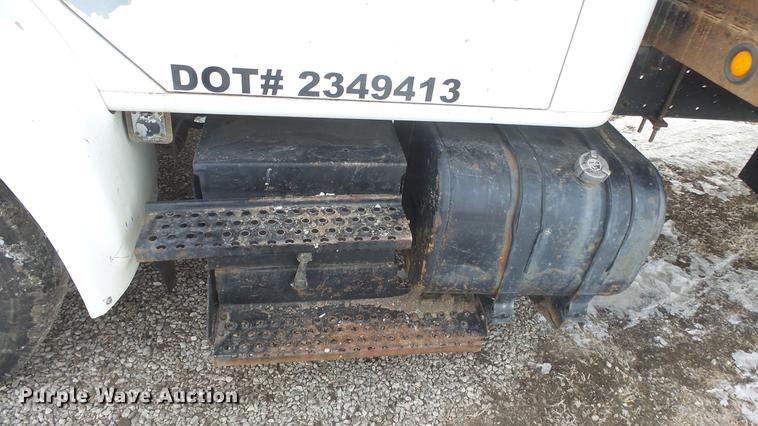 image for item FI9320 1996 International 4700 flatbed truck