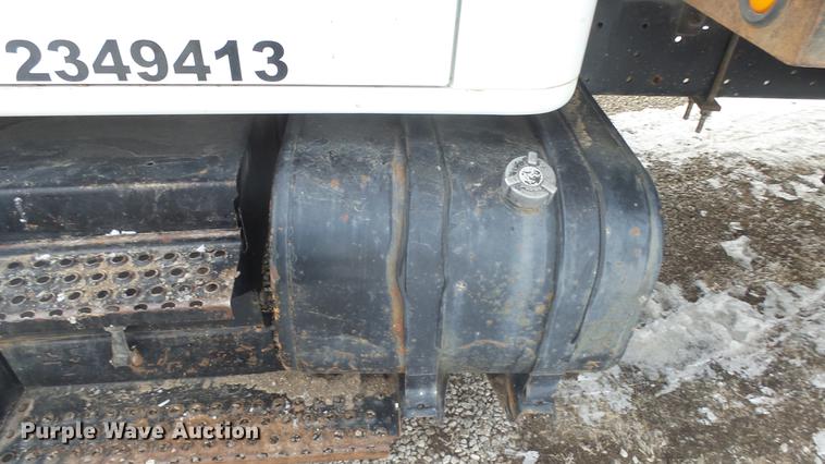 image for item FI9320 1996 International 4700 flatbed truck