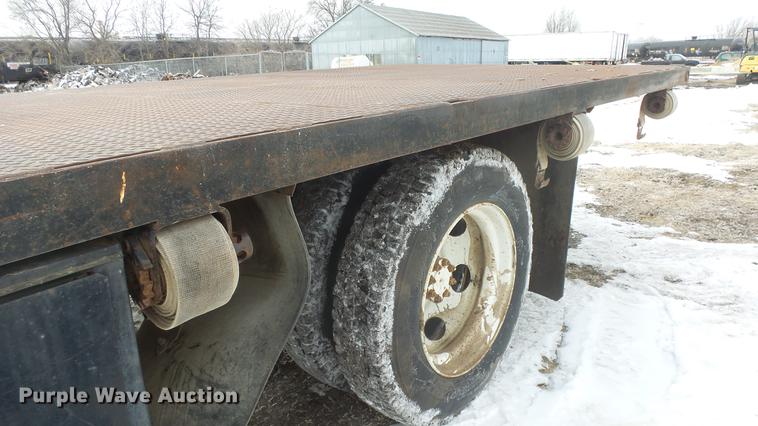 image for item FI9320 1996 International 4700 flatbed truck