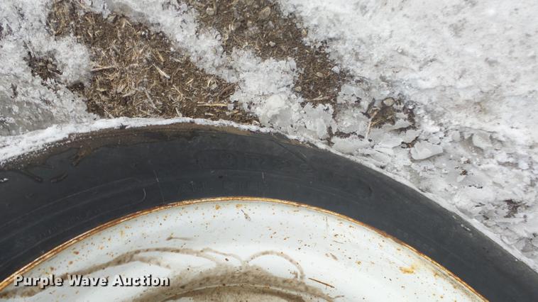 image for item FI9320 1996 International 4700 flatbed truck