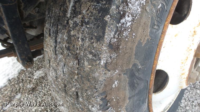 image for item FI9320 1996 International 4700 flatbed truck