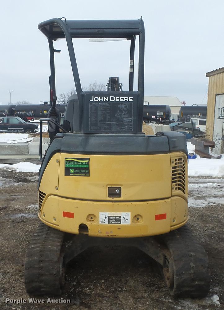 image for item FI9321 2006 John Deere 27D mini excavator