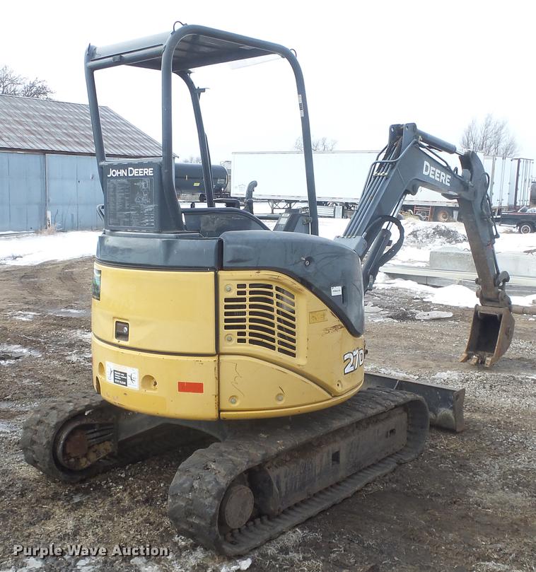 image for item FI9321 2006 John Deere 27D mini excavator