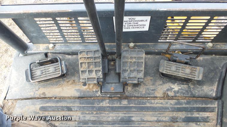 image for item FI9321 2006 John Deere 27D mini excavator