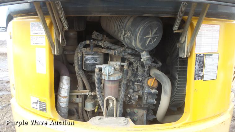 image for item FI9321 2006 John Deere 27D mini excavator