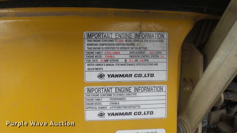image for item FI9321 2006 John Deere 27D mini excavator