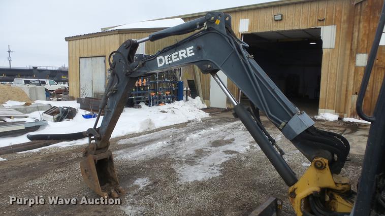 image for item FI9321 2006 John Deere 27D mini excavator