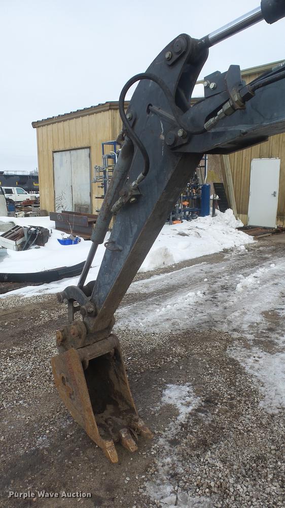 image for item FI9321 2006 John Deere 27D mini excavator