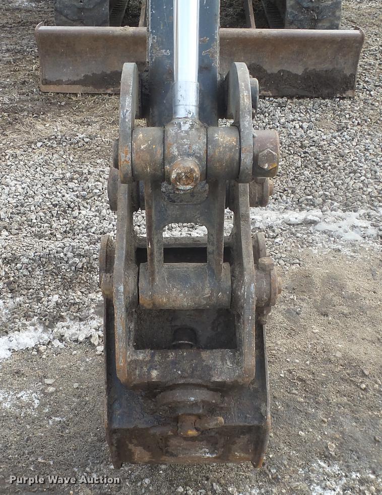 image for item FI9321 2006 John Deere 27D mini excavator