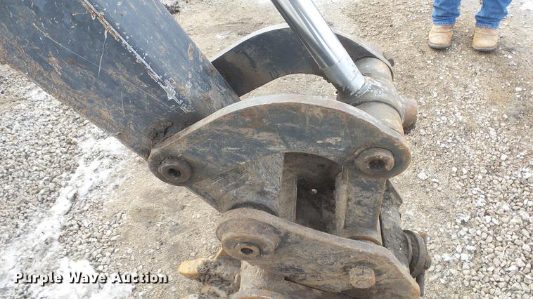 image for item FI9321 2006 John Deere 27D mini excavator