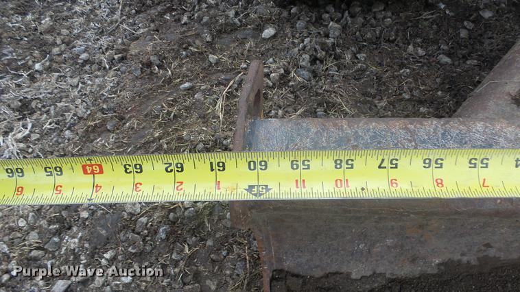 image for item FI9321 2006 John Deere 27D mini excavator