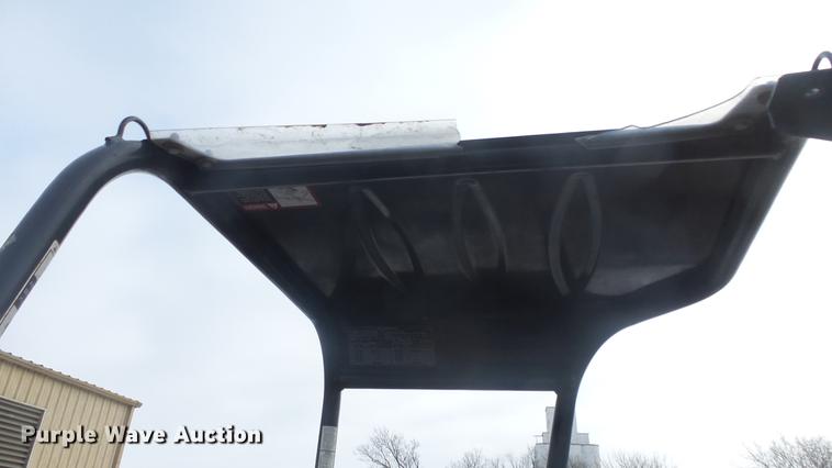 image for item FI9321 2006 John Deere 27D mini excavator