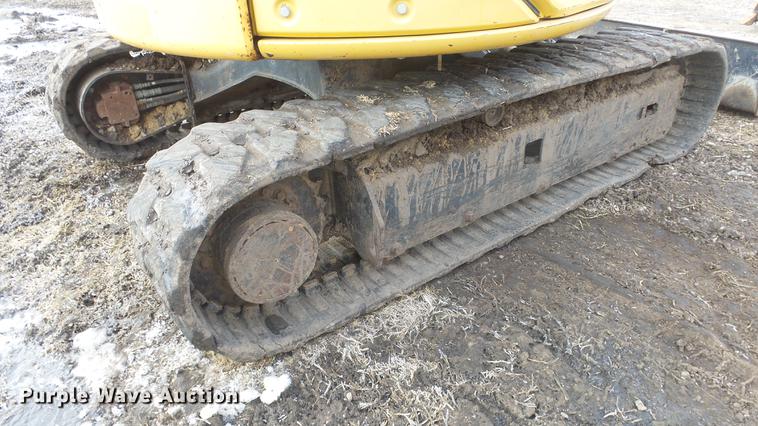 image for item FI9321 2006 John Deere 27D mini excavator