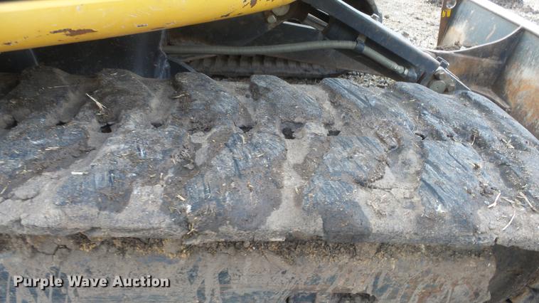 image for item FI9321 2006 John Deere 27D mini excavator