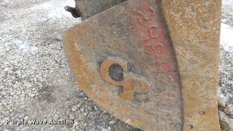 image for item FI9321 2006 John Deere 27D mini excavator