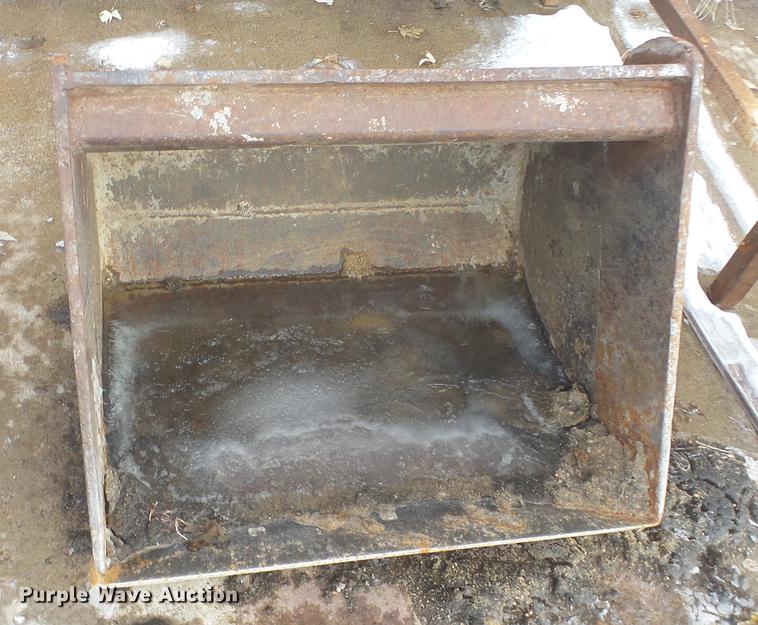 image for item FI9321 2006 John Deere 27D mini excavator