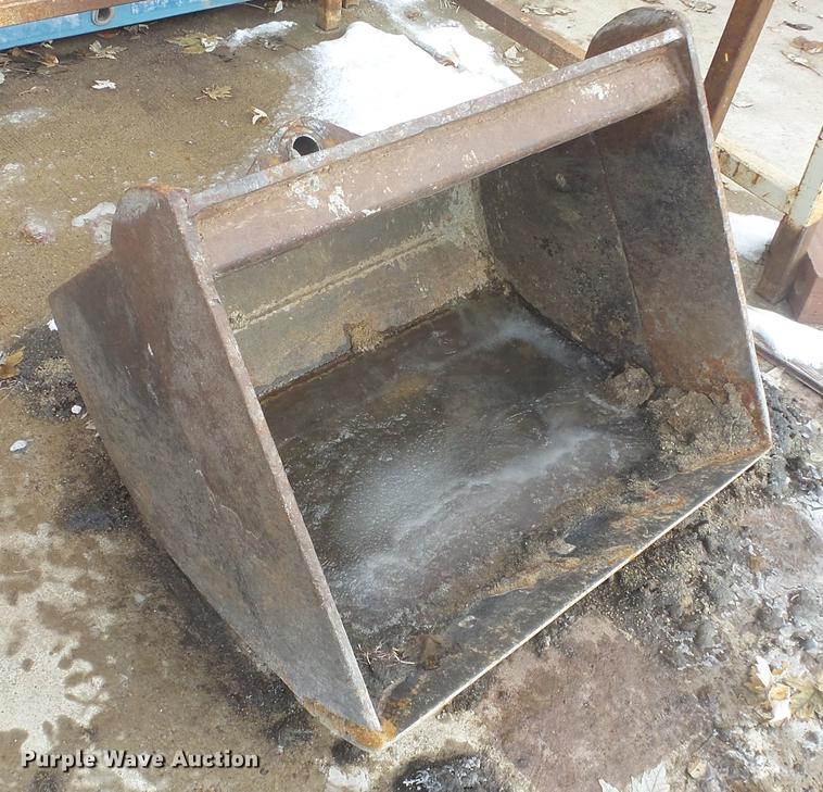 image for item FI9321 2006 John Deere 27D mini excavator