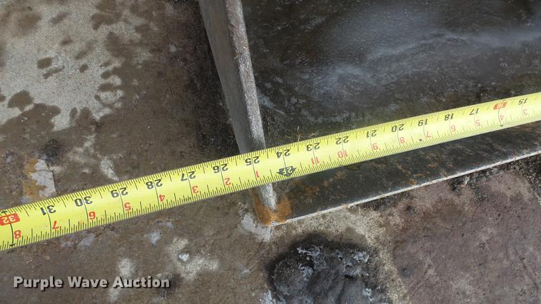 image for item FI9321 2006 John Deere 27D mini excavator