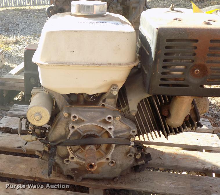 image for item FQ9113 Honda GX390 gas engine