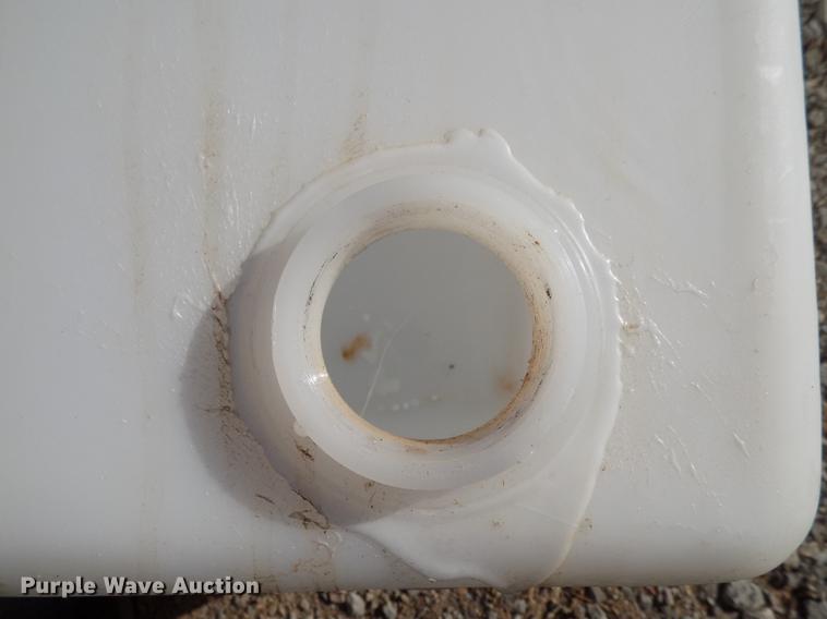 image for item FQ9121 (3) water tanks