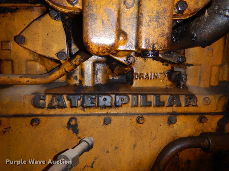 image for item FS9492 Caterpillar 1673 motor grader engine block