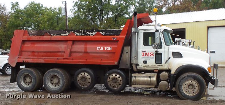 image for item FT9915 2007 Mack Granite dump truck