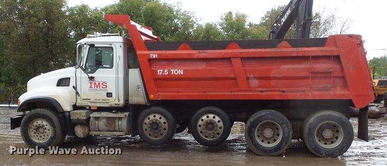 image for item FT9915 2007 Mack Granite dump truck