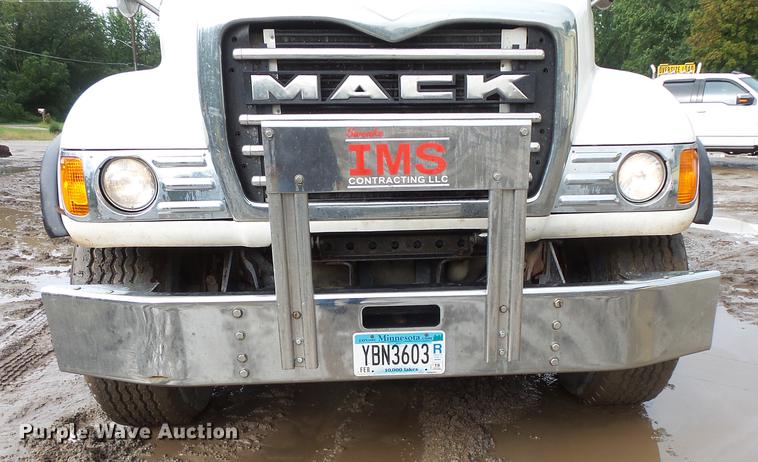 image for item FT9915 2007 Mack Granite dump truck