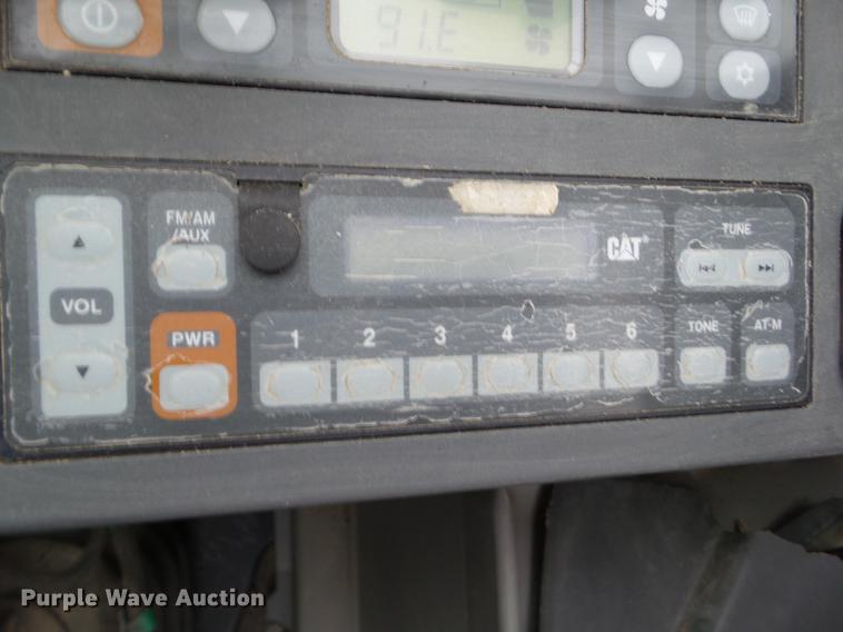 image for item L5728 2013 Caterpillar 320EL excavator