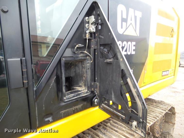 image for item L5728 2013 Caterpillar 320EL excavator