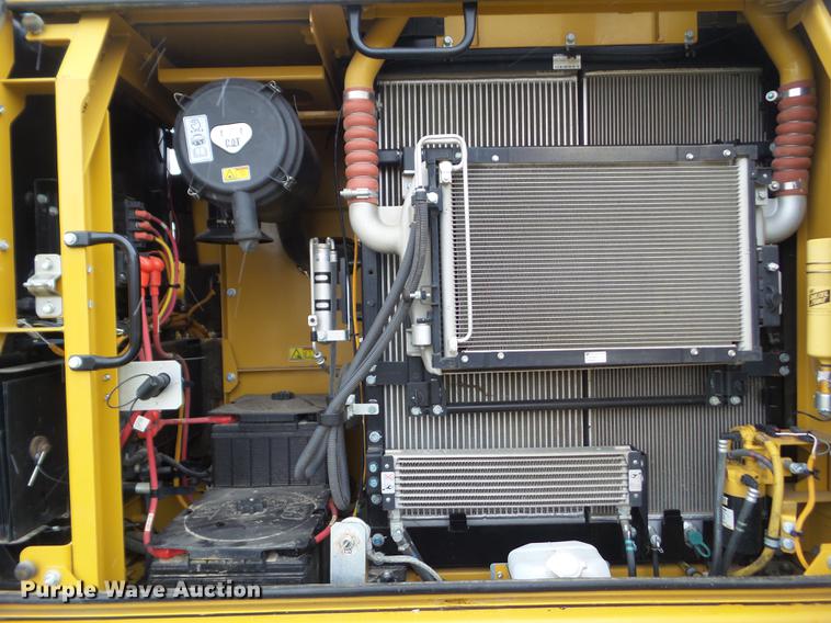 image for item L5728 2013 Caterpillar 320EL excavator